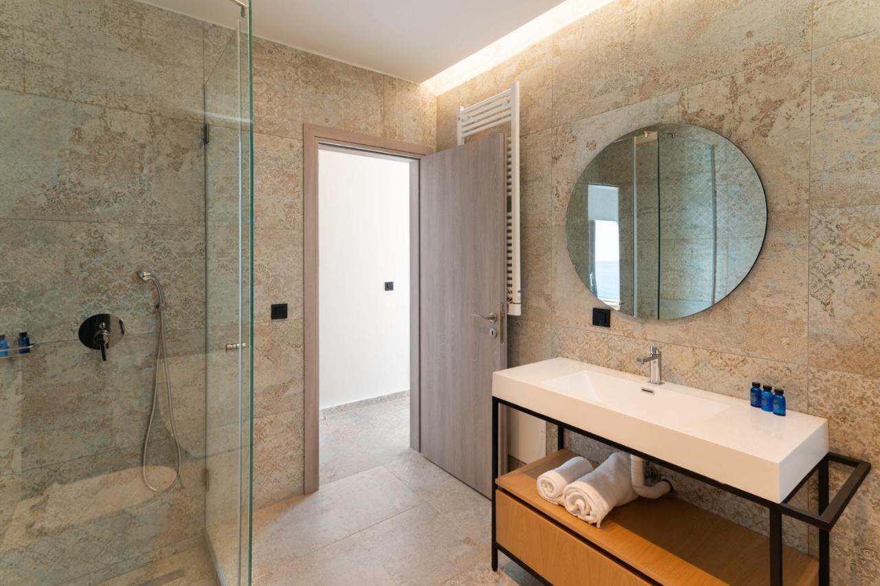 Rozites Luxury Beachfront Villa, By Hellocrete Kerames Екстер'єр фото